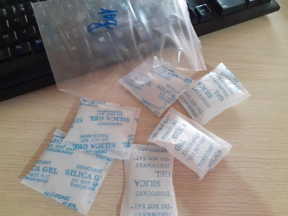  hạt hút ẩm silicagel có nguy hiểm không?